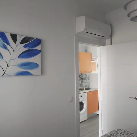 Bnbook Medea Apartahotel 3*