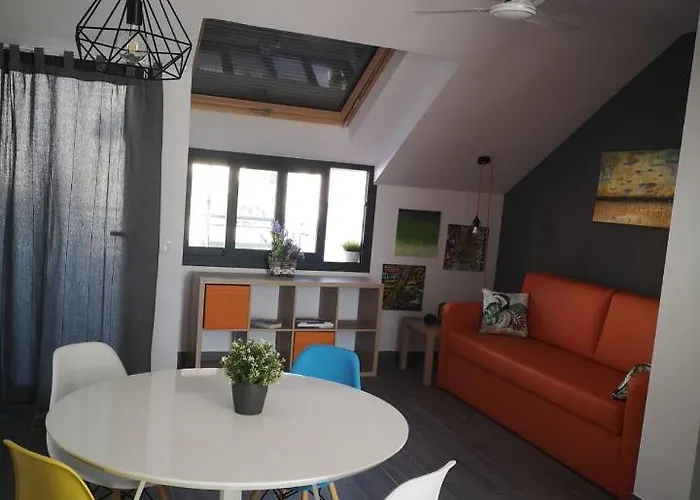 Bnbook Medea Фуэнхирола